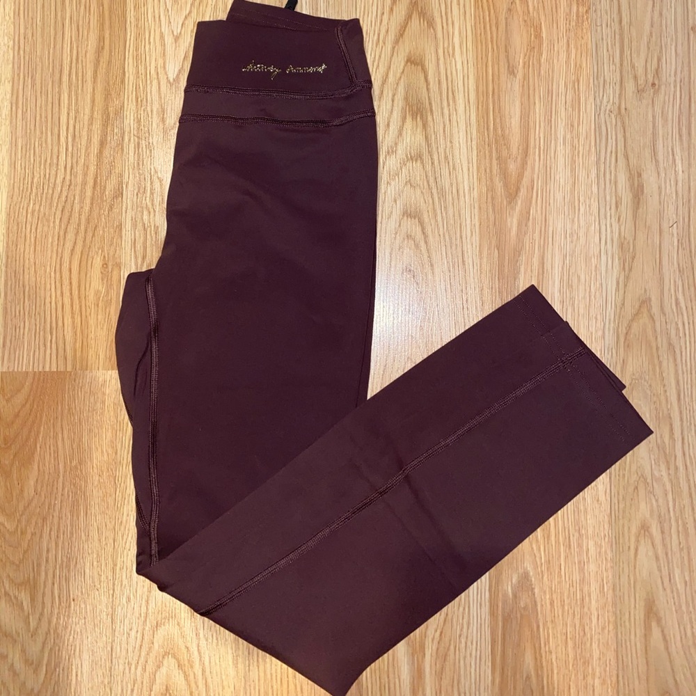 SOLD ❌ Whitney Simmons 🍒 Chocolate High Rise